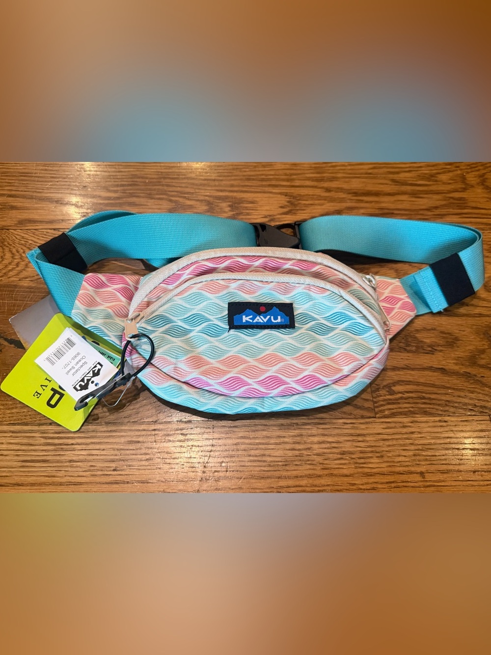 NWT. Kavu. Spectator Belt/Sling Bag. Ocean Swell Print.